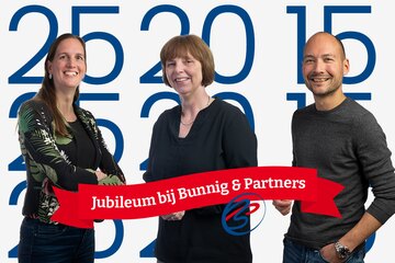 Mandy, Marjon en Dave vieren hun jubileum bij Bunnig & Partners